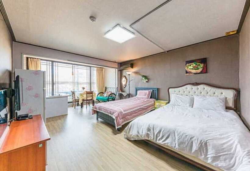 Hotel Yangyang Silver Sea Pension