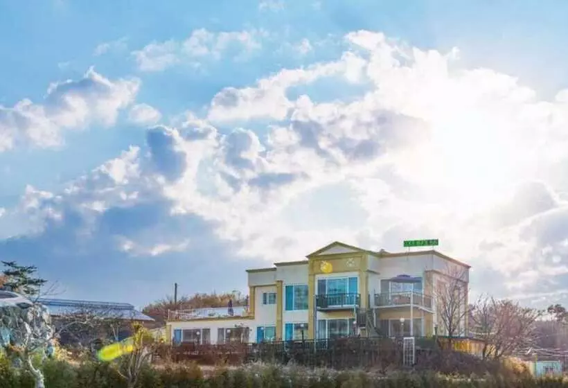 Hotelli Yangyang Silver Sea Pension