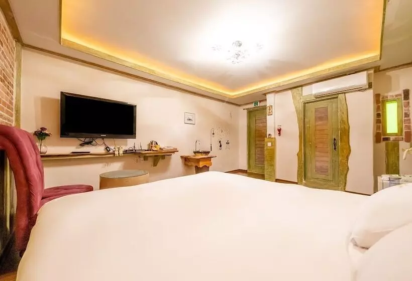 Motelli The Seven Dwarfs In The Eumseong Forest