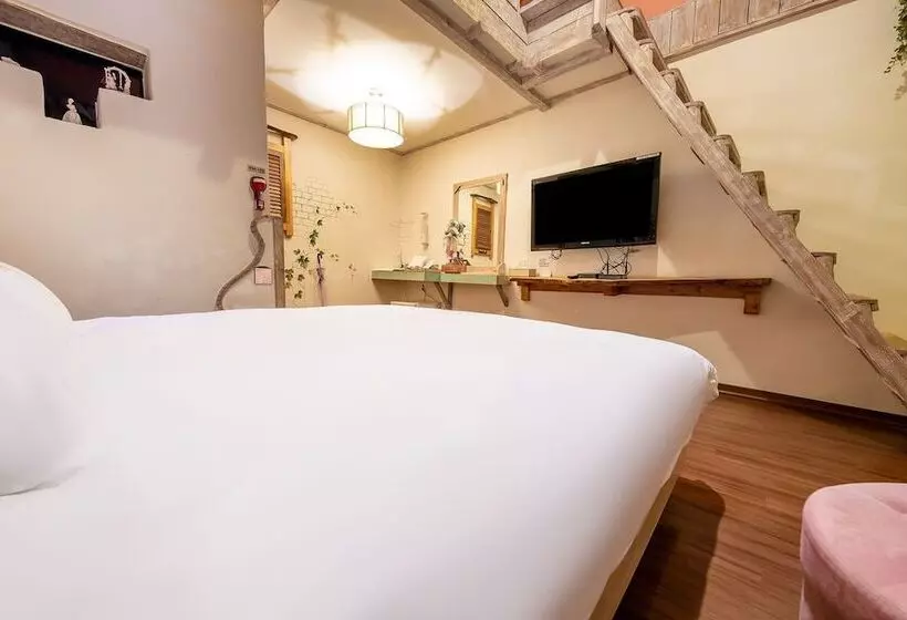 Motelli The Seven Dwarfs In The Eumseong Forest