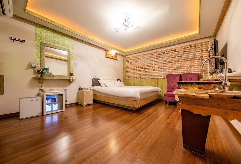 Motel The Seven Dwarfs In The Eumseong Forest