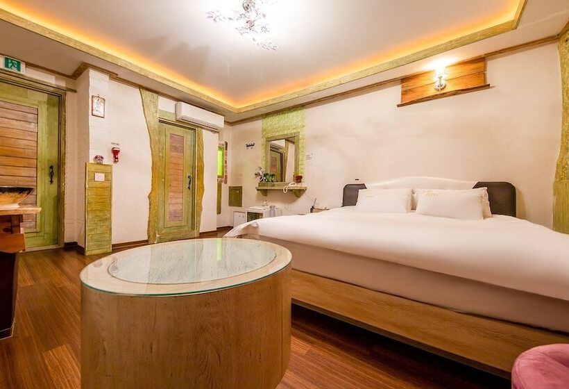 Motel The Seven Dwarfs In The Eumseong Forest