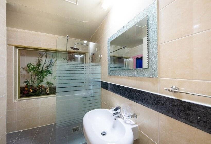 Motel The Seven Dwarfs In The Eumseong Forest