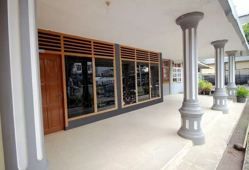 Spot On 2825 Hotel Mutiara