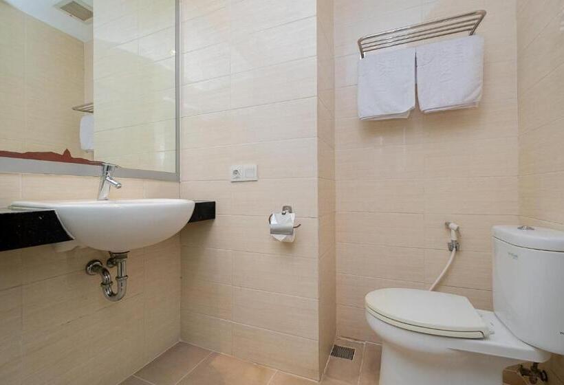 酒店 Reddoorz Premium @ Jalan Veteran Bojonegoro