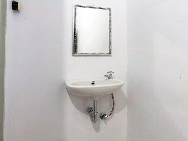 Hotelli Spot On 1055 Sakura Homestay Syariah