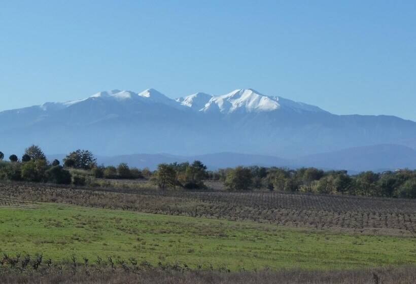 Отель Clos Des Aspres