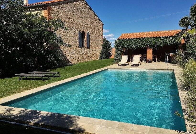 Отель Clos Des Aspres