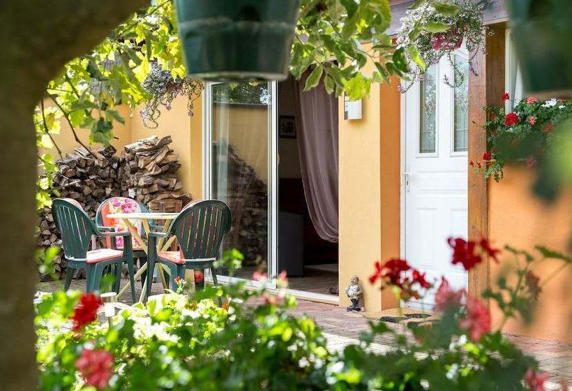 Отель Gîtes De Charme Chez Christine