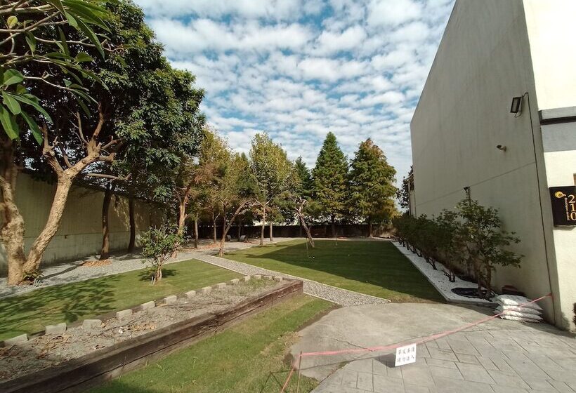 Mooninn Boutique Motel