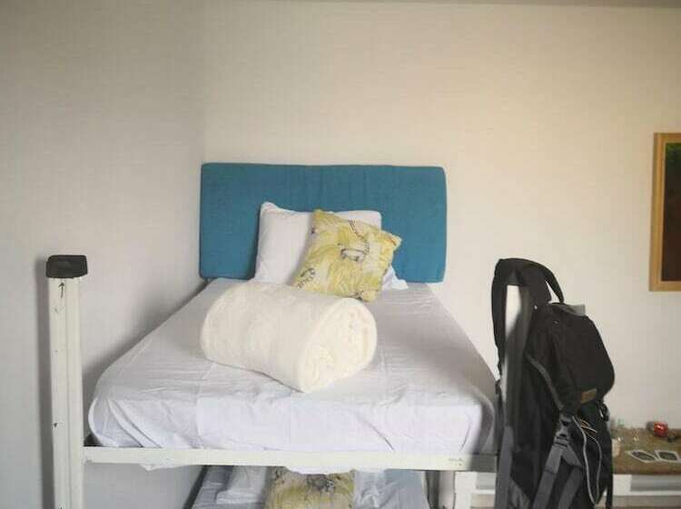 Отель 400 Rabbits Hostel