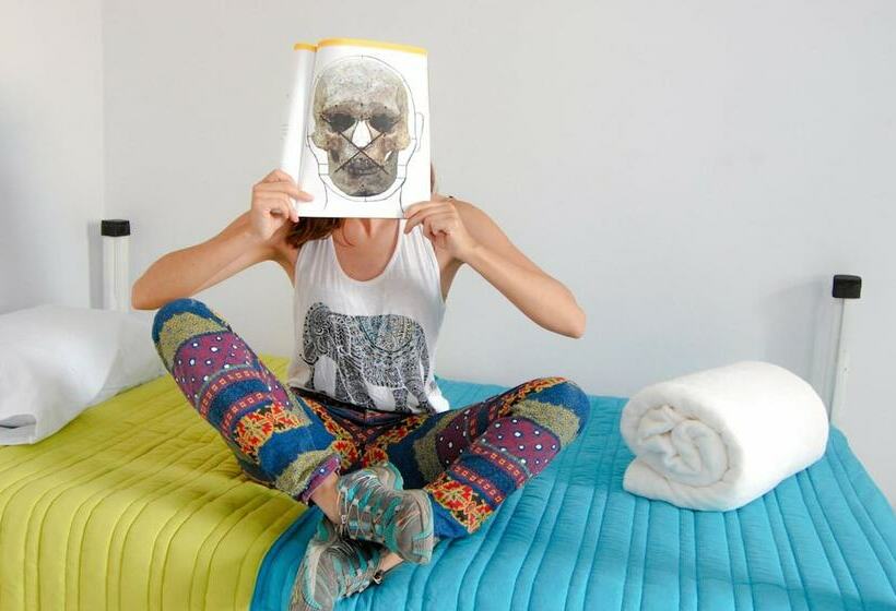 Отель 400 Rabbits Hostel