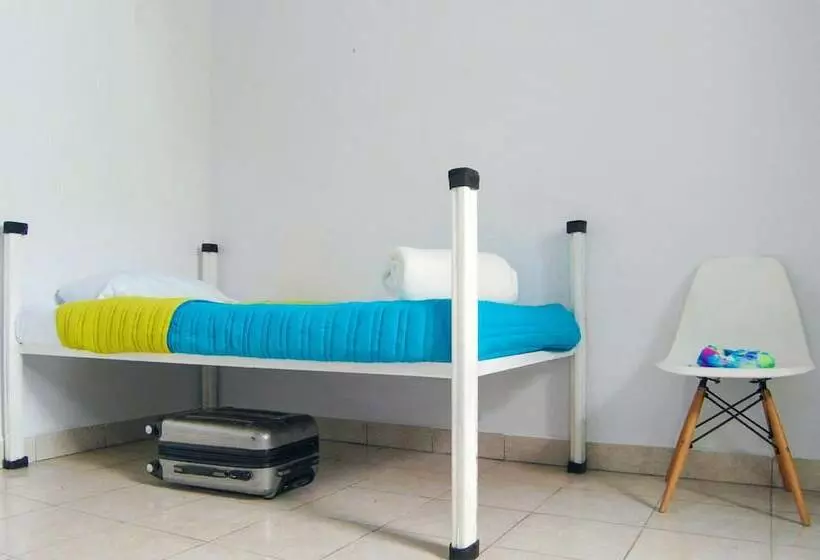 ホテル 400 Rabbits  Hostel