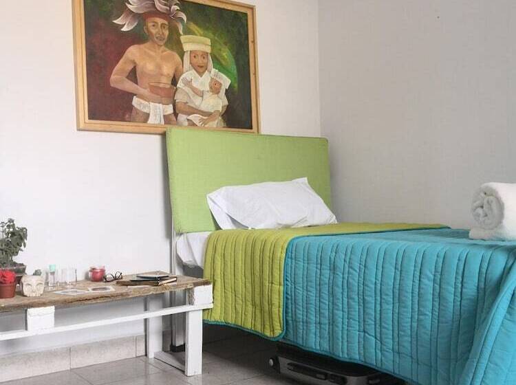 Отель 400 Rabbits Hostel