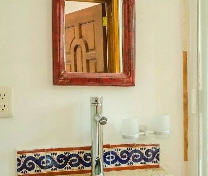 هتل Casa Maximiliano