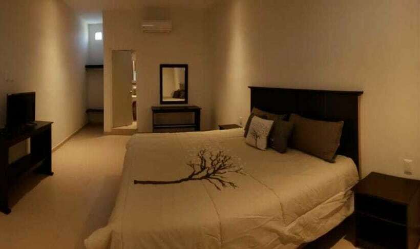 هتل Habitaciones Boulevard