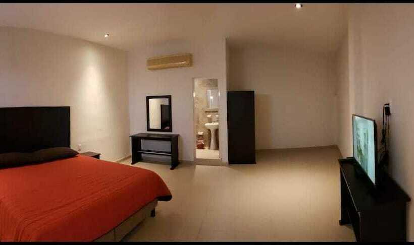 هتل Habitaciones Boulevard