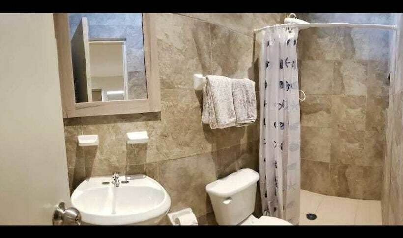 هتل Habitaciones Boulevard