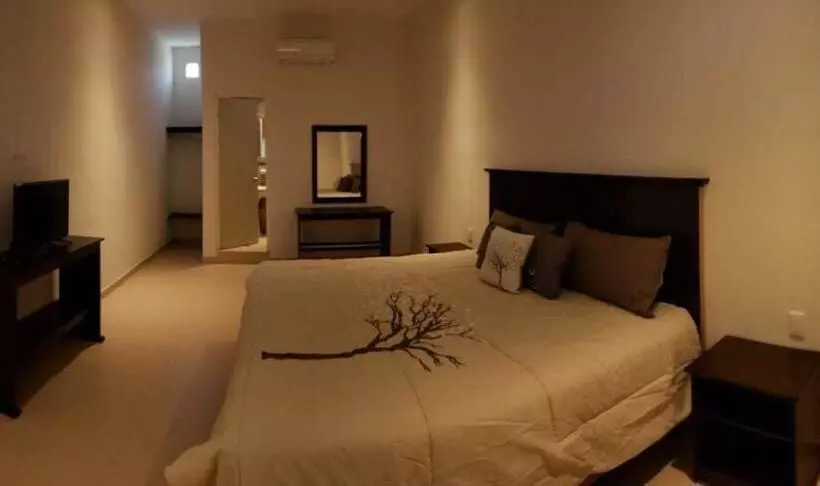 ホテル Habitaciones Boulevard