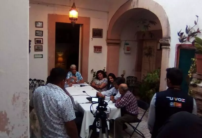 ホテル Hostal La Cruz Verde