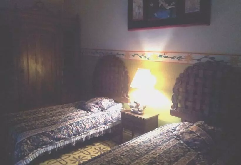 ホテル Hostal La Cruz Verde