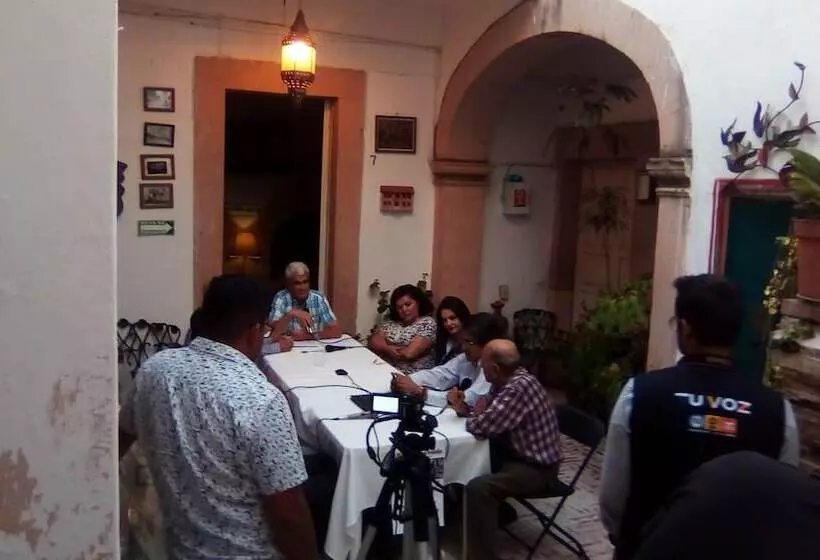 ホテル Hostal La Cruz Verde