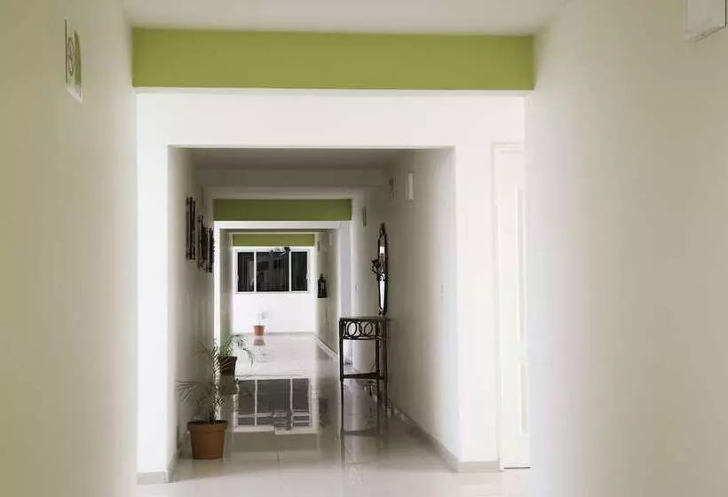 ホテル Kuliacan By Grupo La Jolla