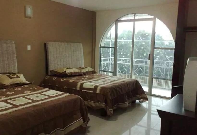 ホテル Kuliacan By Grupo La Jolla