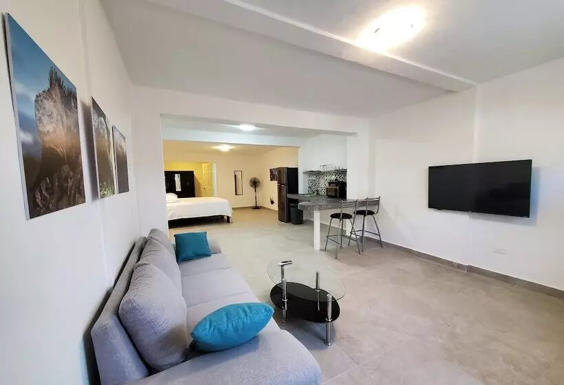 Hotelli Quinta Suites