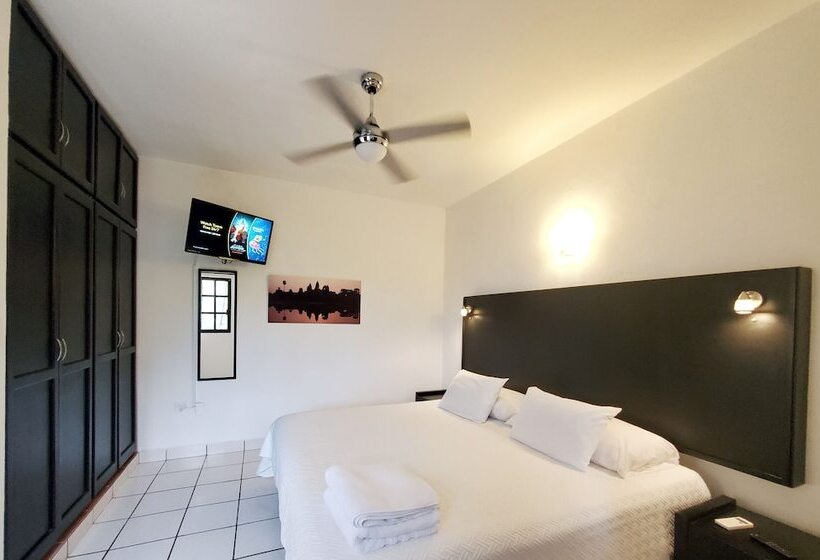 Hotelli Quinta Suites