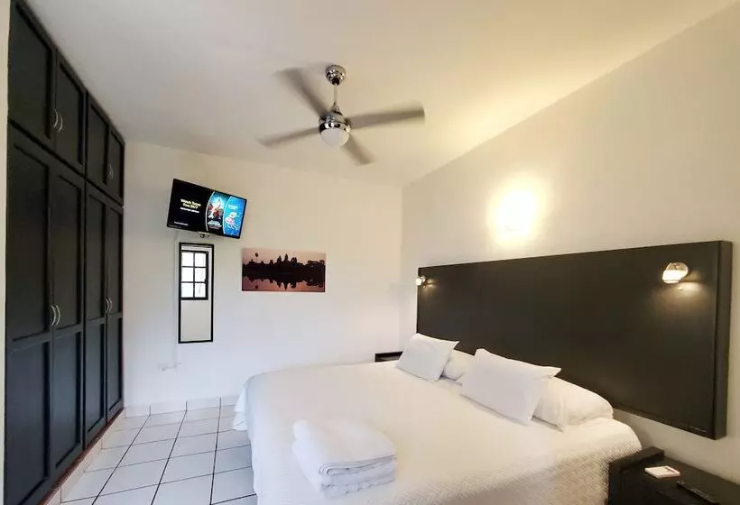 Hotelli Quinta Suites