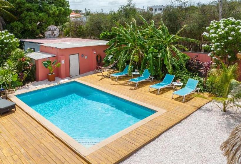 تختخواب و صبحانه Happy Curoase