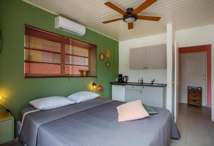 تختخواب و صبحانه Happy Curoase