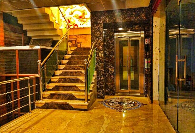 Отель Shri Tirupati Residency