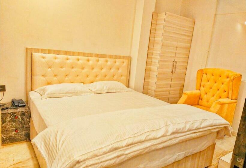 Отель Shri Tirupati Residency