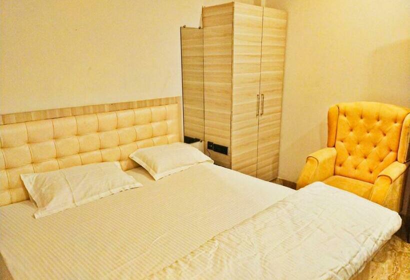 Отель Shri Tirupati Residency