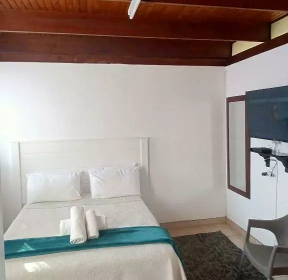 Majatalo Park Front Lodge