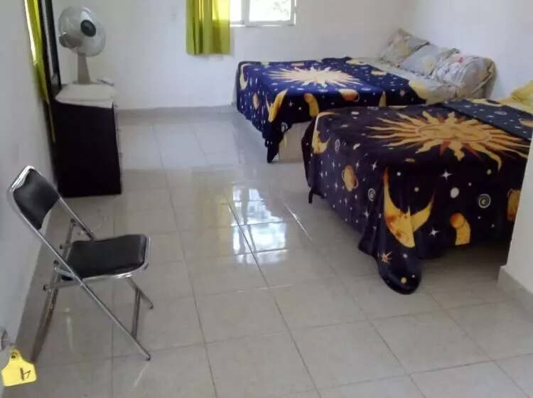 ペンション Room In Guest Room   Lodging And Tranquility