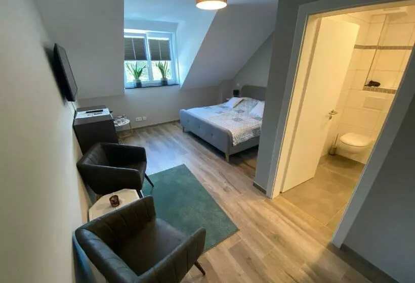 Aamiaismajoitus (B&B) Waldhotel Am Jäger