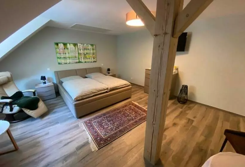 Aamiaismajoitus (B&B) Waldhotel Am Jäger