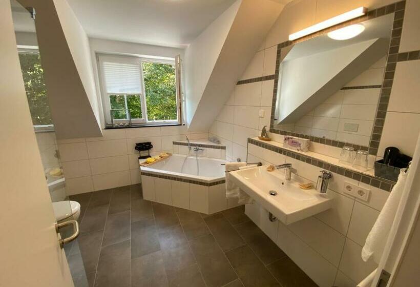 住宿加早餐 Waldhotel Am Jäger