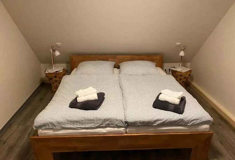 Aamiaismajoitus (B&B) Waldhotel Am Jäger