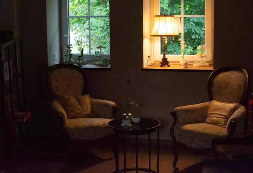 Aamiaismajoitus (B&B) Waldhotel Am Jäger