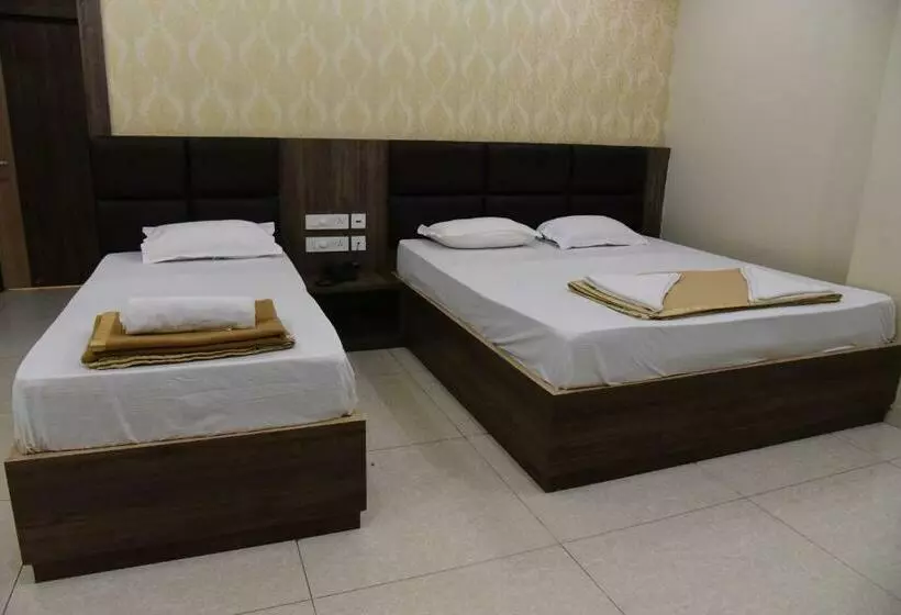 هتل Guru Estate