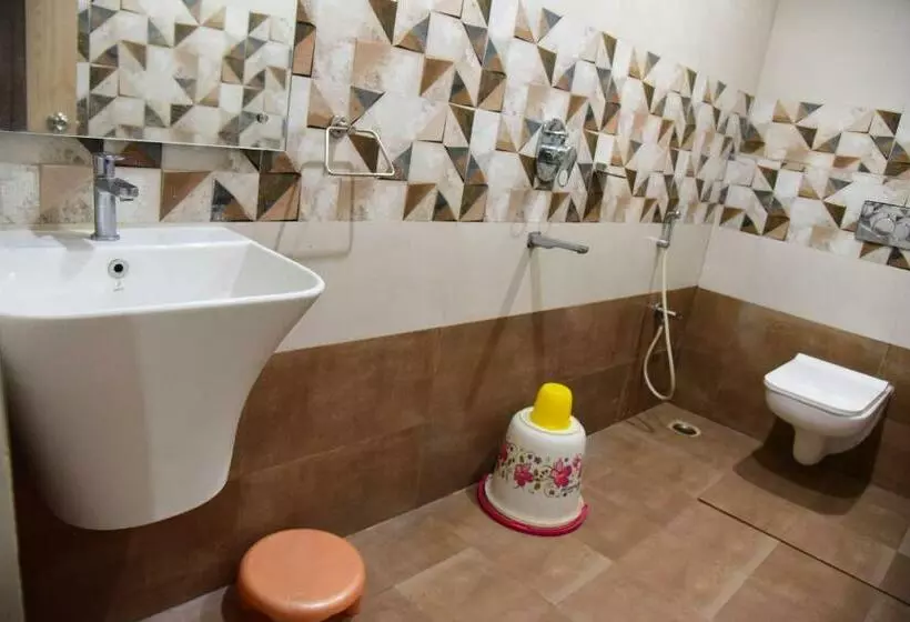 هتل Guru Estate