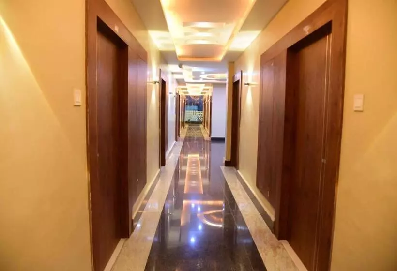 هتل Guru Estate