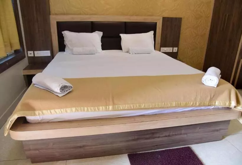 هتل Guru Estate