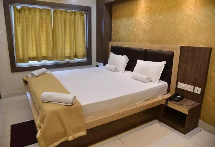 هتل Guru Estate