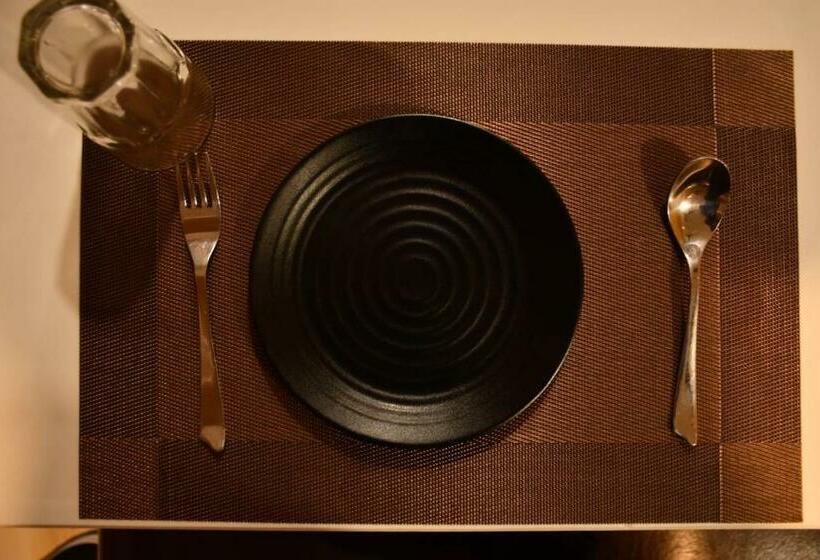 Отель Krishna Inn & Banquet , Gorakhpur