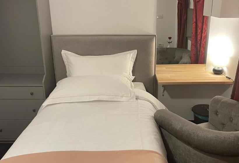 هتل Madoncas & Restaurant